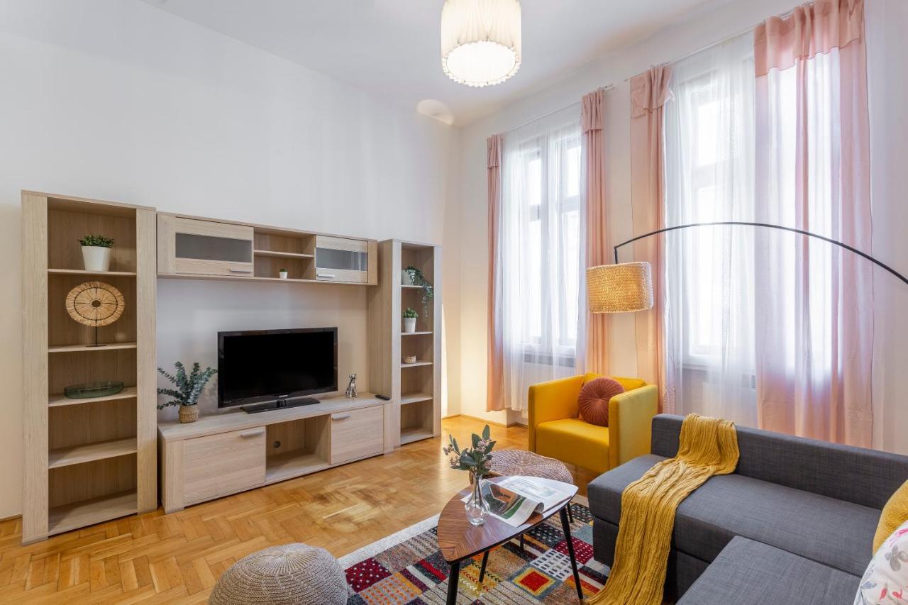 Cozy Home By Bella In The Heart Of Budapešť Exteriér fotografie